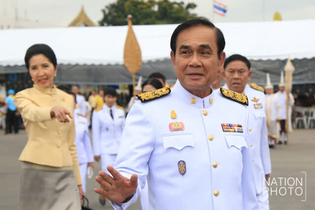 "บิ๊กตู่" อารมณ์ดี ยิ้มรับคะแนนเลือกตั้งได้อันดับที่ 1