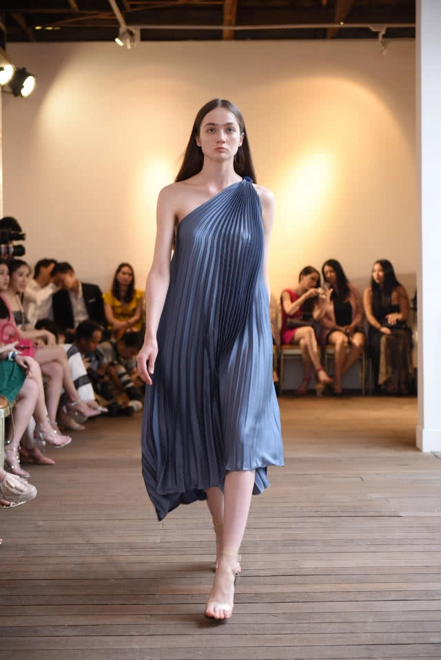 ปลุกกระแสแฟชั่นไทยให้น่าจับตามอง กับการจับมือของ 3 แบรนด์ดีไซเนอร์คลื่นลูกใหม่