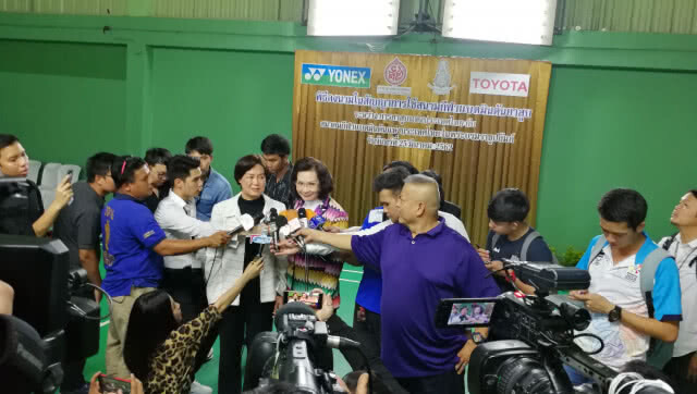 ( คลิปข่าว) ผู้ว่าการยาสูบฯไฟเขียวส.แบดใช้สนามซ้อม