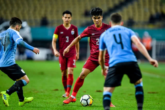 พีรดนย์ : เราได้อะไรหลายอย่างจากการเล่นกับ อุรุกวัย