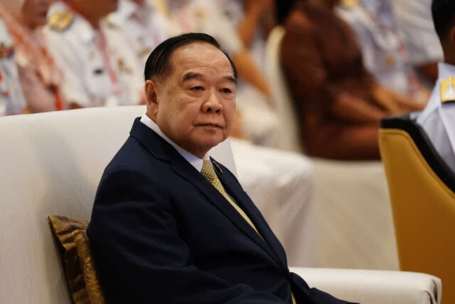 "บิ๊กป้อม" ปัด ตั้งรัฐบาลค่ายทหาร ยิ้มรับคะแนนเลือกตั้ง