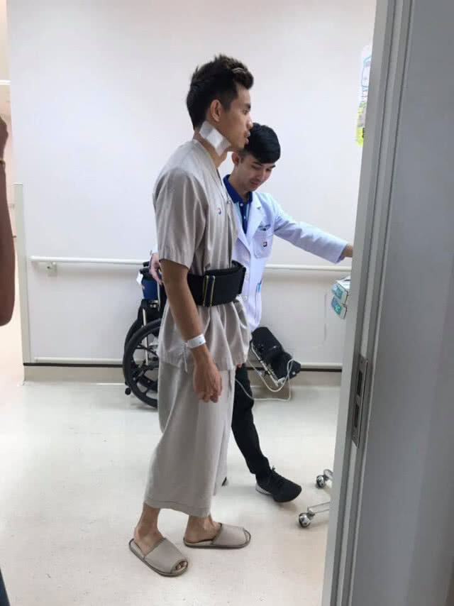 'ติ๊งโน้ต' บิ๊กไบค์คว่ำสันหลังหัก ระหว่างแข่งขันเวิลด์ ซูเปอร์ไบค์