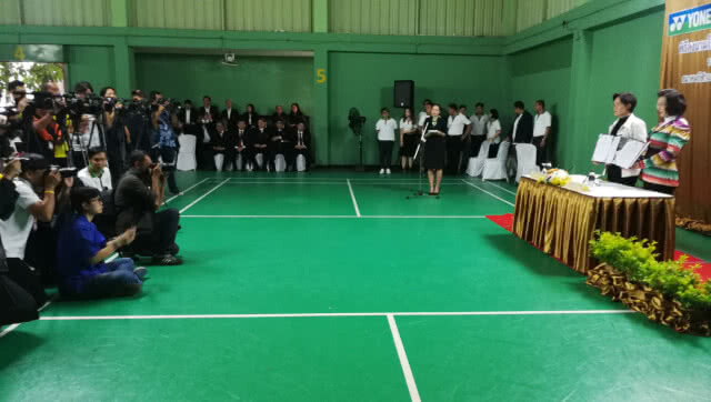 ( คลิปข่าว) ผู้ว่าการยาสูบฯไฟเขียวส.แบดใช้สนามซ้อม