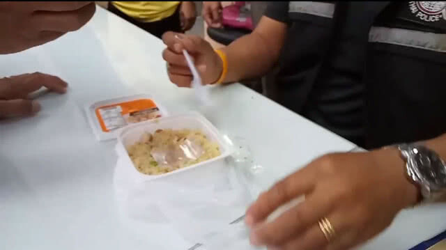 พนักงานส่งพัสดุ บ.ลาล่ามูฟ หวิดซวย เอเย่นค้ายาจ้างส่งกล่องข้าวผัดผสมไอซ์