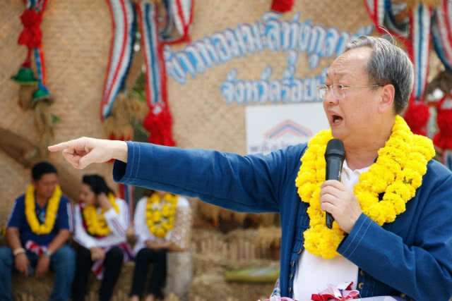 "สนธิรัตน์" ปัดคุย "มิ่งขวัญ"ทาบร่วมรัฐบาล