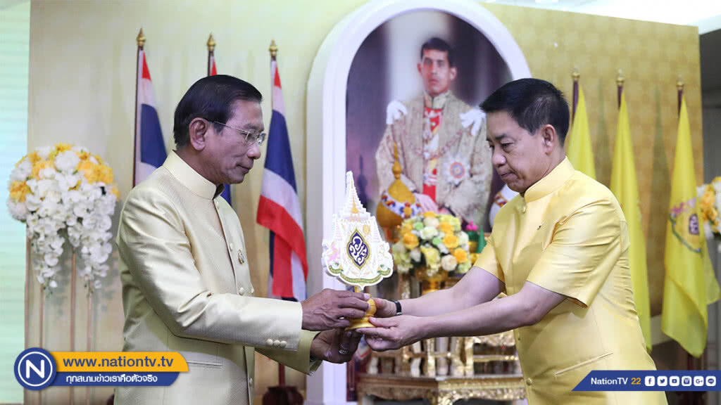 50 หน่วยงานสื่อรับมอบตราสัญลักษณ์พระราชพิธีบรมราชาภิเษก