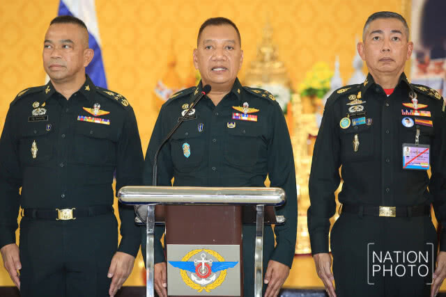 ผบ.เหล่าทัพ แถลง ปมริบ รางวัลศิษย์เก่าดีเด่น "ทักษิณ"