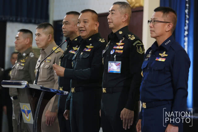 ผบ.เหล่าทัพ แถลง ปมริบ รางวัลศิษย์เก่าดีเด่น "ทักษิณ"
