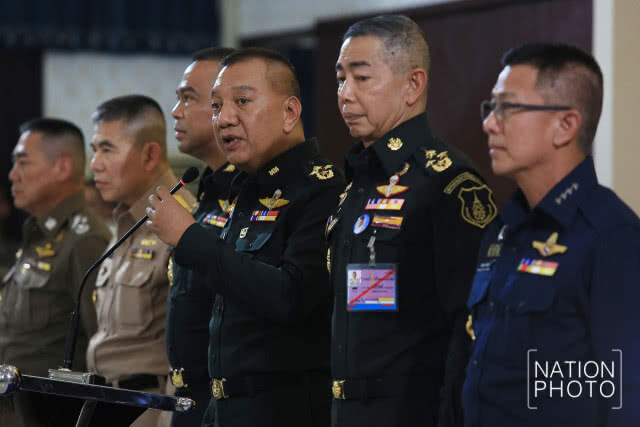 ผบ.เหล่าทัพ แถลง ปมริบ รางวัลศิษย์เก่าดีเด่น "ทักษิณ"