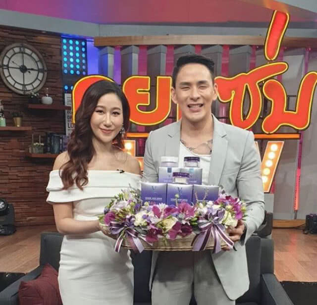 "แทค ภรัญญู"รับเกร็ง หลังควงภรรยาออกสื่อครั้งแรก