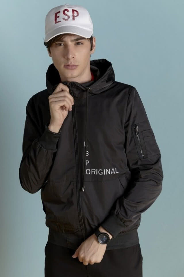 วันหยุด แต่หนุ่มสาวไม่เคยหยุดหล่อ-สวย!