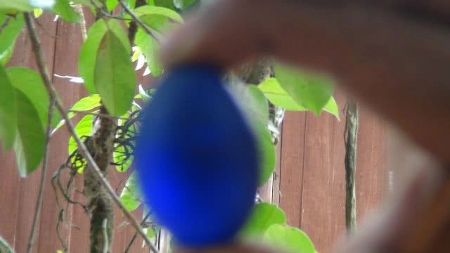 หินปริศนา เปลี่ยนสี  เมื่อส่องแสง