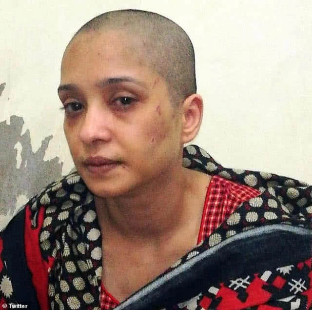 หญิงชาวปากีสถาน ที่ถูกสามีจับเปลื้องผ้า ตีด้วยท่อเหล็กและโกนศีรษะ เพราะเธอไม่ยอมเต้นรำกับเพื่อนๆ