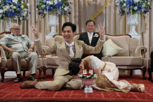 "ชมพู่-บอย"วิวาห์ชื่นมื่น จัดงานแบบเรียบง่าย แต่อบอุ่น