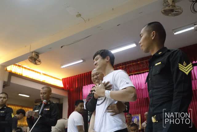 (ภาพชุด) เฮลั่น! #เจมส์มาร์ ได้ใบดำ!