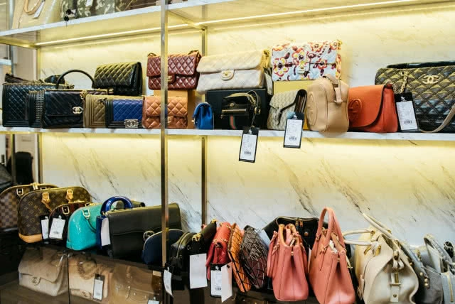 "เอส เอฟ แบรนด์เนม"คลื่นลูกใหม่ธุรกิจแบรนด์เนม( มือ2)