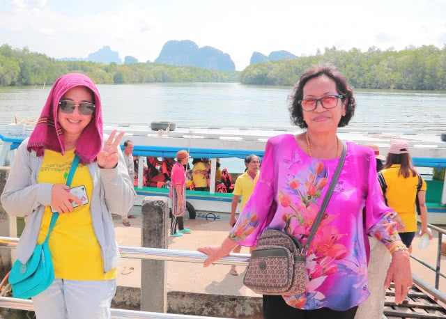 นักท่องเที่ยวไทย-เทศ แห่เที่ยวอ่าวพังงา