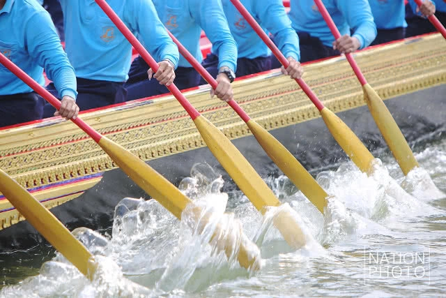 ฝึกซ้อมกำลังพลฝีพายประจำเรือพระที่นั่งสุพรรณหงส์