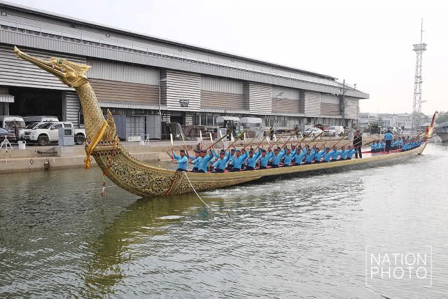 ฝึกซ้อมกำลังพลฝีพายประจำเรือพระที่นั่งสุพรรณหงส์
