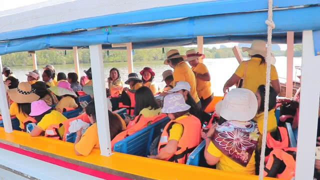 นักท่องเที่ยว แห่ชมธรรมชาติ @ พังงา