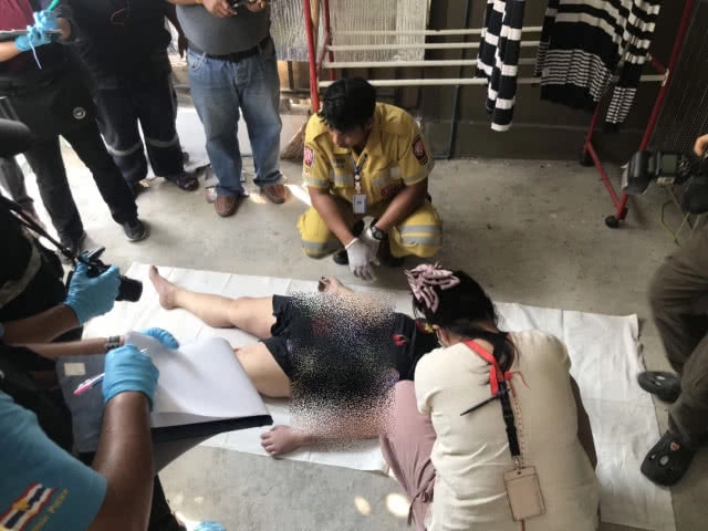 ตายปริศนา สาวใหญ่ตายในบ้าน ถูกไฟฟ้าช็อตหลายจุด