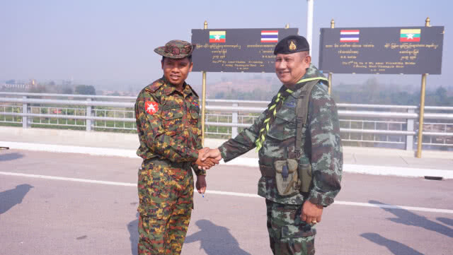 "ทหารไทย-พม่า" จับมือแก้ปัญหาหมอกควัน
