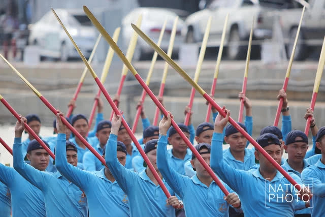 ฝึกซ้อมกำลังพลฝีพายประจำเรือพระที่นั่งสุพรรณหงส์