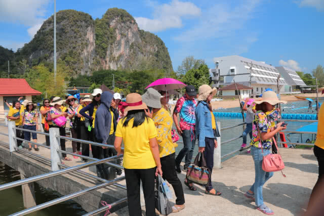 นักท่องเที่ยว แห่ชมธรรมชาติ @ พังงา