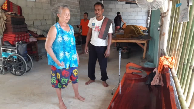 อาจารย์ดำ หมอเทวดา รักษาอัมพฤกษ์