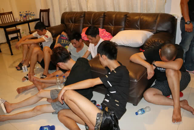 "บิ๊กโจ๊ก" นำทีมจับ16ชาวจีน ตั้งแก๊งตุ๋นชาติเดียวกัน