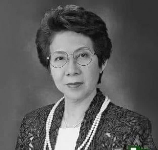น้อมจิตต์ จิตรมีศิลป์ ผู้ก่อตั้งชุดนักเรียนน้อมจิตต์ เสียชีวิตแล้วด้วยโรคชรา