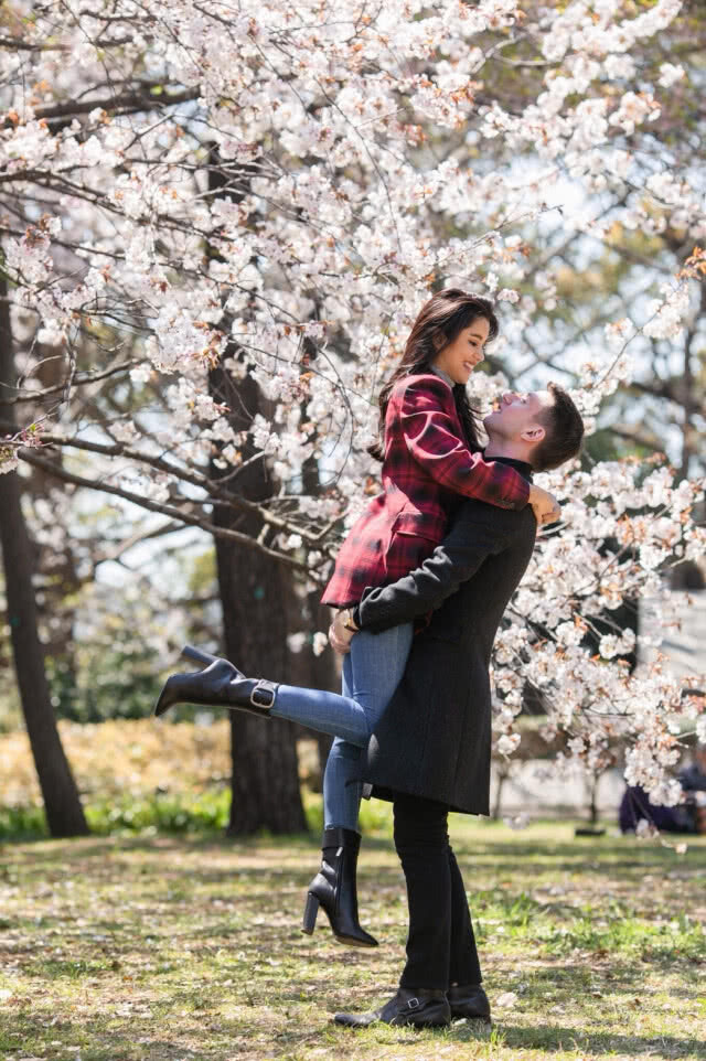 เผยภาพแหวนหมั้น "ปู-แมทธิว" เพชรหนักถึง 7 กะรัต