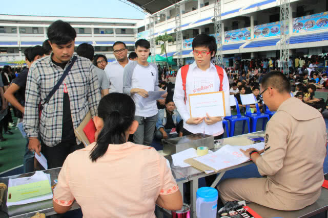"เนติวิทย์" ผ่อนผันปีที่3 ยืนกรานค้าน"เกณฑ์ทหาร"