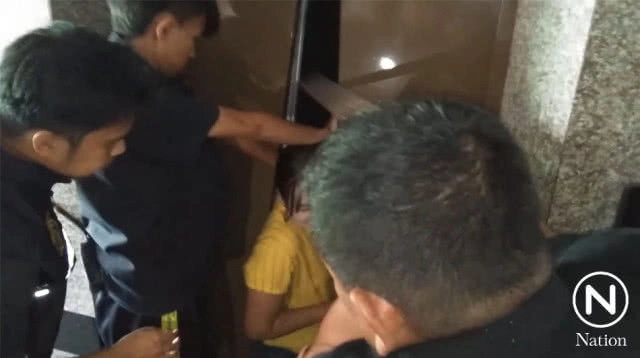 ลิฟท์โรงแรมหนีบขาแม่บ้านเมียนมา ประมาทเอาขาแหย่ ให้ลิฟท์เปิด