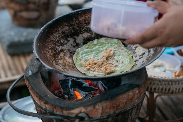 "อร่อยลิ้น ถิ่นลพบุรี"