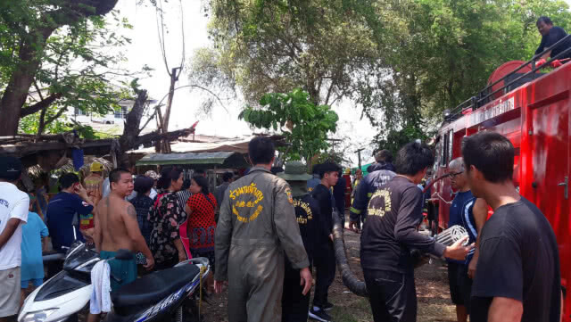 ไฟไหม้4ห้องเช่าวอดคาดไฟฟ้าลัดวงจร