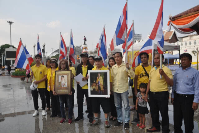 กลุ่มนักรบเมืองย่าโม ตั้งโต๊ะล่ารายชื่อขับไล่"ปิยบุตร"