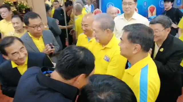 "อนุทิน" เผย "อภิสิทธิ์" ฝากช่วยประคับประคองบ้านเมือง
