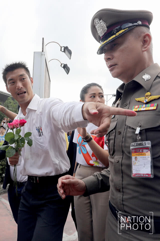 ตร.แจ้ง3ข้อหา"ธนาธร"เผยเป็นคดีสำคัญ ละเอียดอ่อน