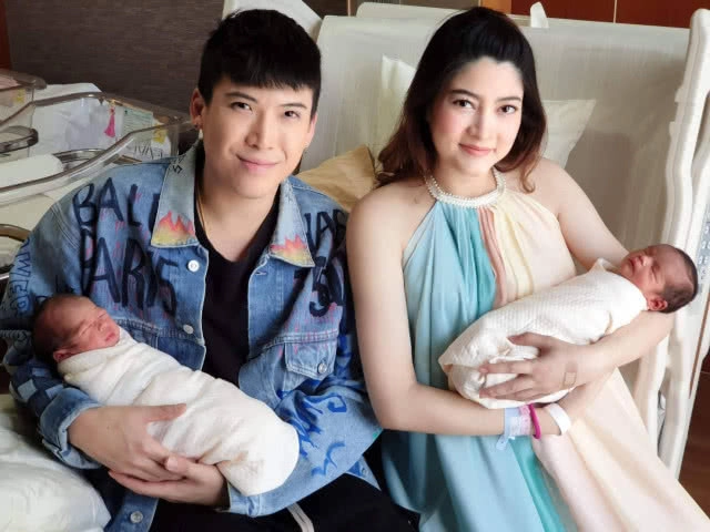 แอบส่องความน่ารัก "มีญ่า-มีก้า" ลูกแฝด "ป๊อก-มาร์กี้"