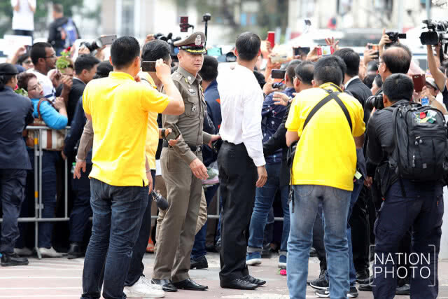 ตร.แจ้ง3ข้อหา"ธนาธร"เผยเป็นคดีสำคัญ ละเอียดอ่อน