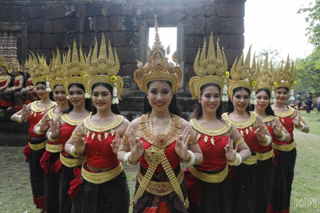 ขบวนบูชา "เขาพนมรุ้ง"