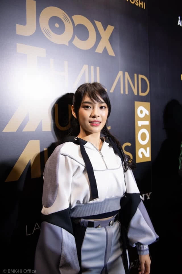 โอตะร่วมยินดี "เฌอปรางBNK48" ประกาศจบ ป.ตรีแล้ว