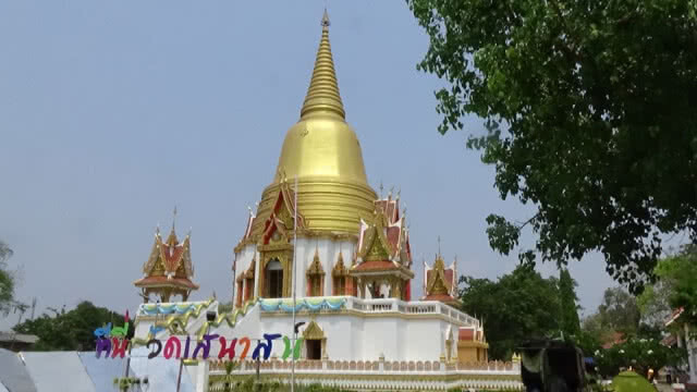 สืบสานประเพณีสรงน้ำพระบรมสารีริกธาตุวัดเสนาสน์