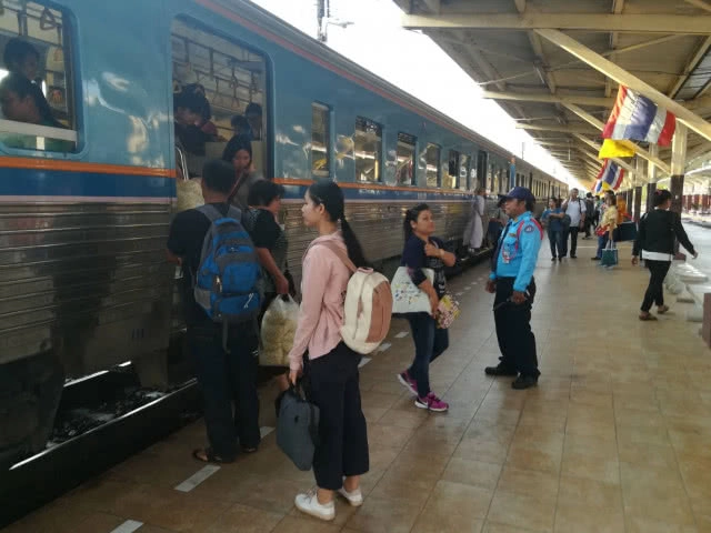 เสริมรถไฟพิเศษ 4 ขบวนช่วงเทศกาลสงกรานต์