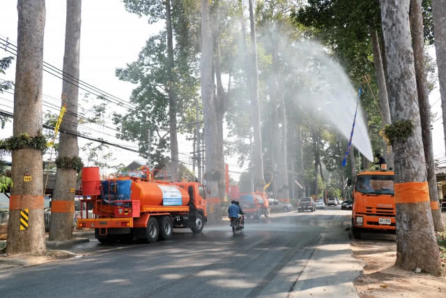 ชลประทานสูบน้ำปิง 3 ล้านลิตร ฉีดพ่นสร้างความชุ่มชื้น