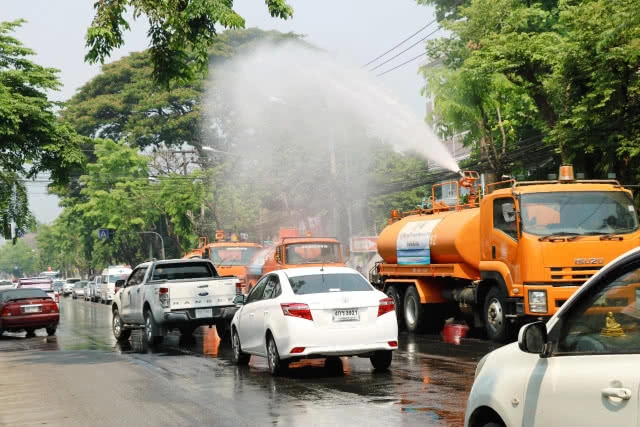 ชลประทานสูบน้ำปิง 3 ล้านลิตร ฉีดพ่นสร้างความชุ่มชื้น