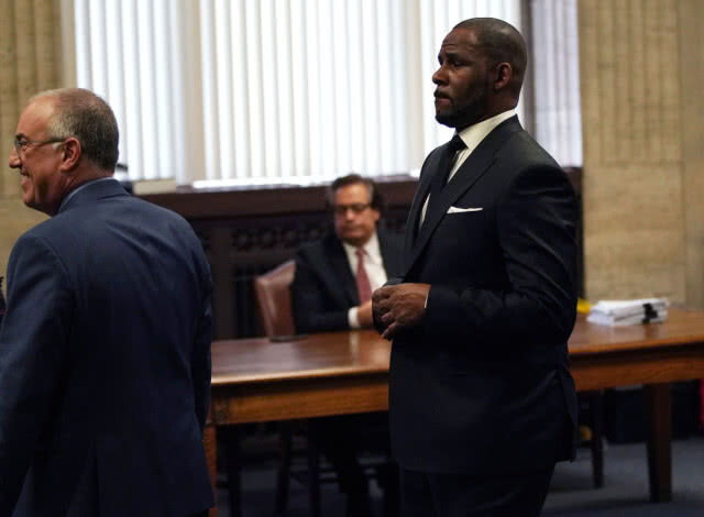 R. Kelly ฉาวได้อีก เปิดคอนเสิร์ตร้องเพลงแค่ 28 วินาที