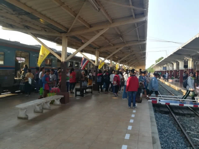 เสริมรถไฟพิเศษ 4 ขบวนช่วงเทศกาลสงกรานต์