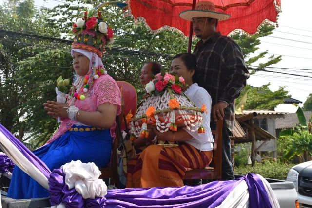 ทึ่ง ยายวัย77 แห่นาคสุดมันส์เต้นกระชากวัย